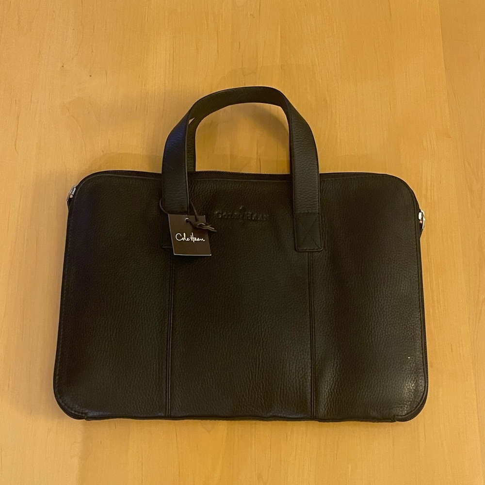NWT - COLE HAAN - SLIM LEATHER COMPUTER CASE